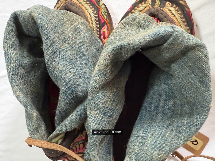 229 Vintage Guizhou Minorty Ethnic Community Shoes