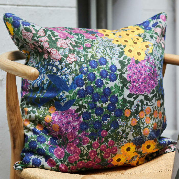 Close-up of the Pré Fleuri Organic Cotton Square Pillow Cover print